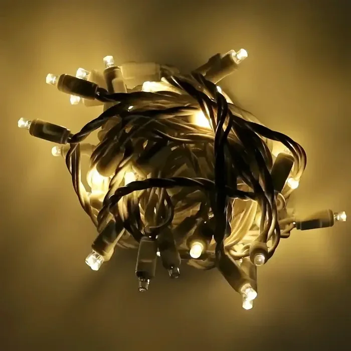50 5mm Warm White QuadSpark Strobing/Static LED Strobe Lights, 6 ” Spacing, White Wire