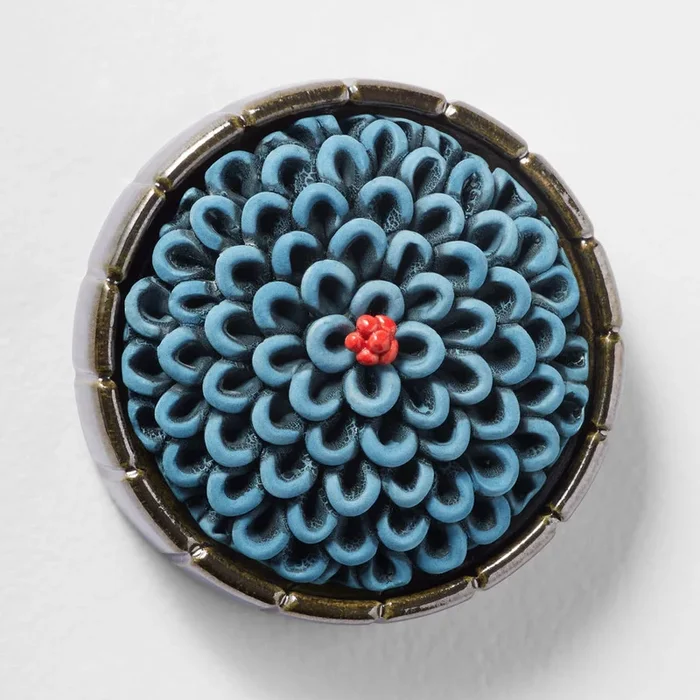 Garden Wall Circles – Blue Dahlia