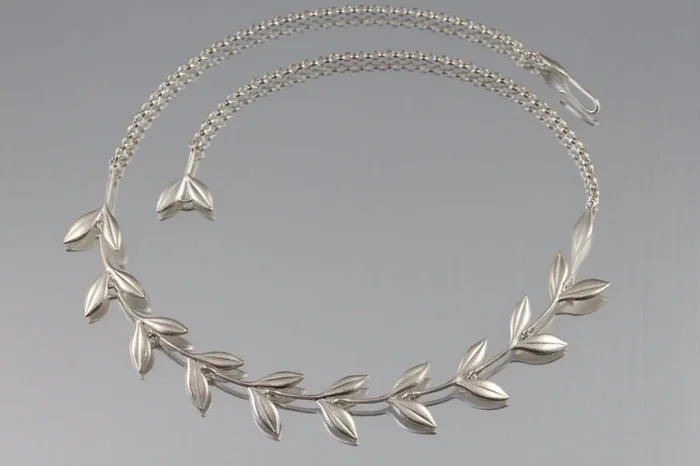Half Leaf Necklace – Bright Silver