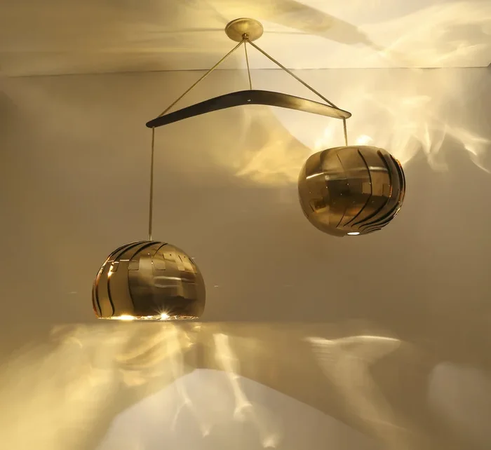 Iris Balance Chandelier Light