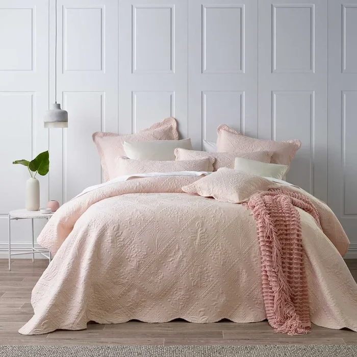 Lucinda Soft Blush Bedspread Set + Accessories