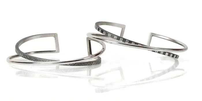Simple Crossover Bracelet – Crosshatch
